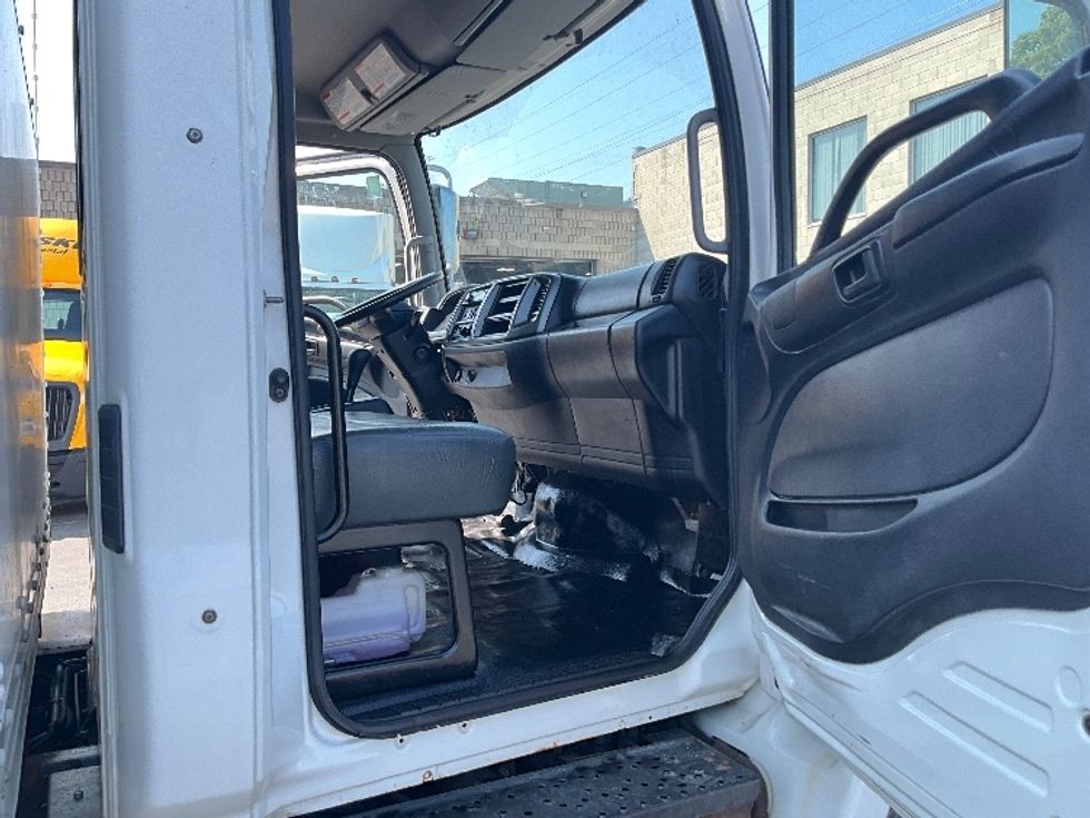 Medium Duty Box Truck-Light and Medium Duty Trucks-Hino-2019-268-London-ON-287,930\n\t\tkm-$ 67,250 - Image 20