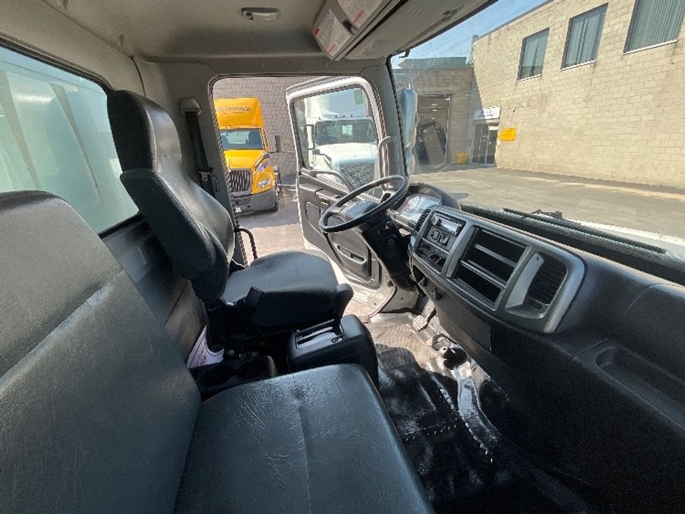 Medium Duty Box Truck-Light and Medium Duty Trucks-Hino-2019-268-London-ON-287,930\n\t\tkm-$ 67,250 - Image 22