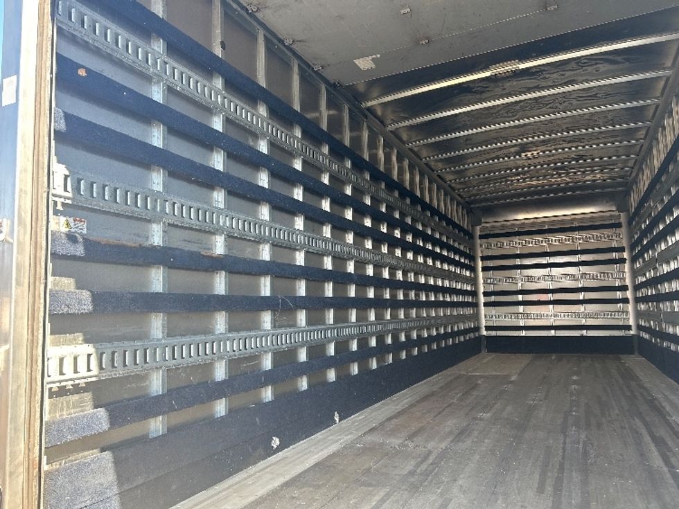 Medium Duty Box Truck-Light and Medium Duty Trucks-Hino-2019-268-Londonderry-NH-140,450\n\t\tmiles-$ 47,500 - Image 11