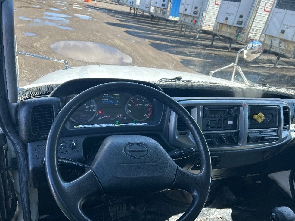 Medium Duty Box Truck-Light and Medium Duty Trucks-Hino-2019-268-Londonderry-NH-140,450\n\t\tmiles-$ 47,500 - Image 18