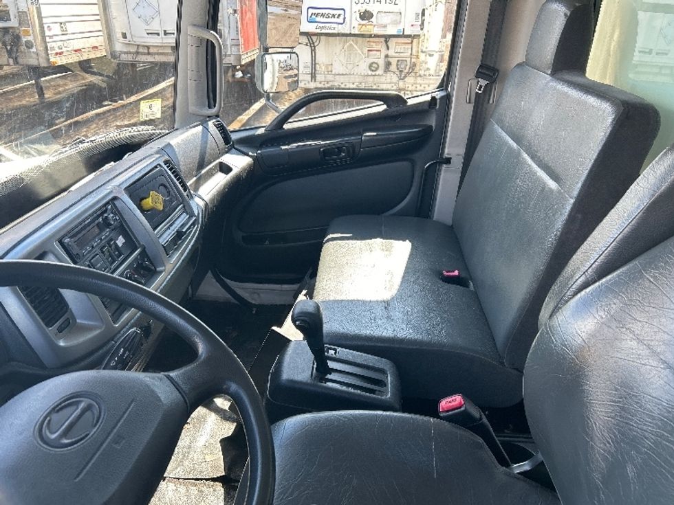 Medium Duty Box Truck-Light and Medium Duty Trucks-Hino-2019-268-Londonderry-NH-140,450\n\t\tmiles-$ 47,500 - Image 19