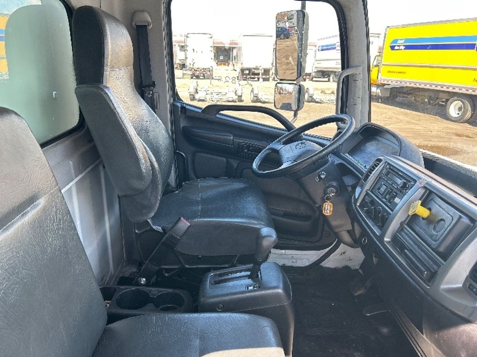 Medium Duty Box Truck-Light and Medium Duty Trucks-Hino-2019-268-Londonderry-NH-140,450\n\t\tmiles-$ 47,500 - Image 22