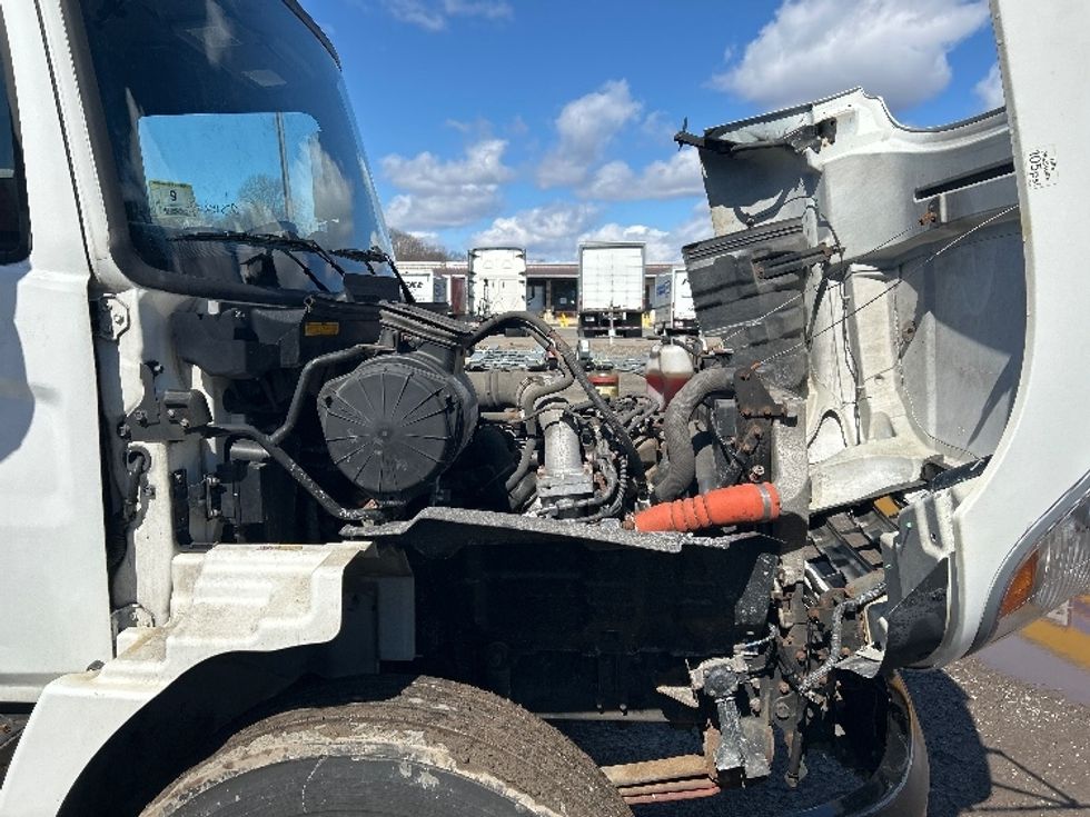 Medium Duty Box Truck-Light and Medium Duty Trucks-Hino-2019-268-Londonderry-NH-140,450\n\t\tmiles-$ 47,500 - Image 23