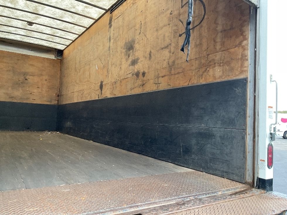Medium Duty Box Truck-Light and Medium Duty Trucks-Hino-2019-268-Londonderry-NH-171,322\n\t\tmiles-$ 48,000 - Image 11