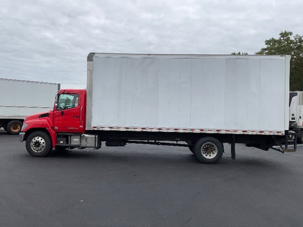 Medium Duty Box Truck-Light and Medium Duty Trucks-Hino-2019-268-Londonderry-NH-171,322\n\t\tmiles-$ 48,000 - Image 4