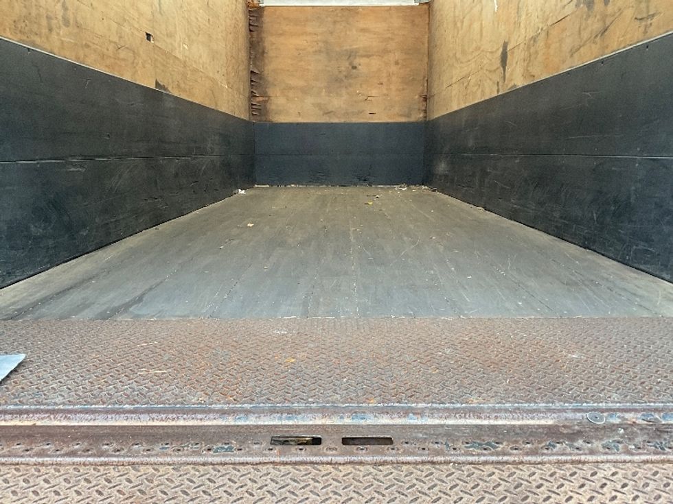 Medium Duty Box Truck-Light and Medium Duty Trucks-Hino-2019-268-Londonderry-NH-171,322\n\t\tmiles-$ 48,000 - Image 9