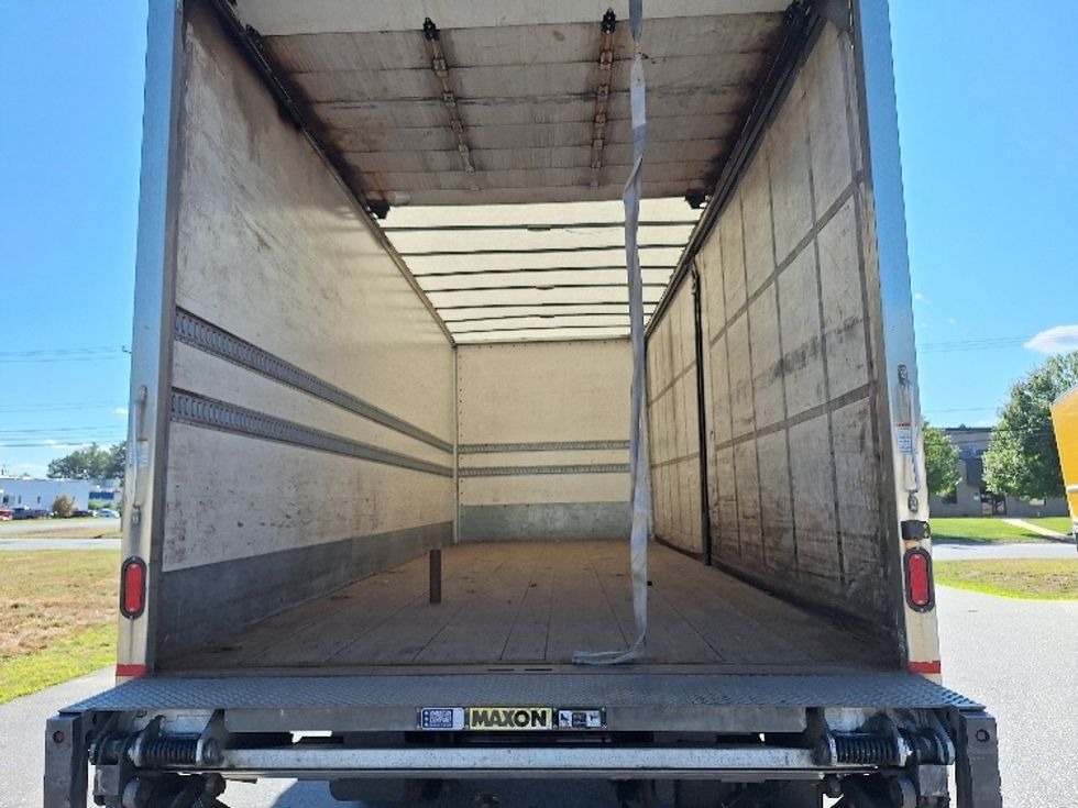 Medium Duty Box Truck-Light and Medium Duty Trucks-Hino-2019-268-Londonderry-NH-197,936\n\t\tmiles-$ 41,750 - Image 8