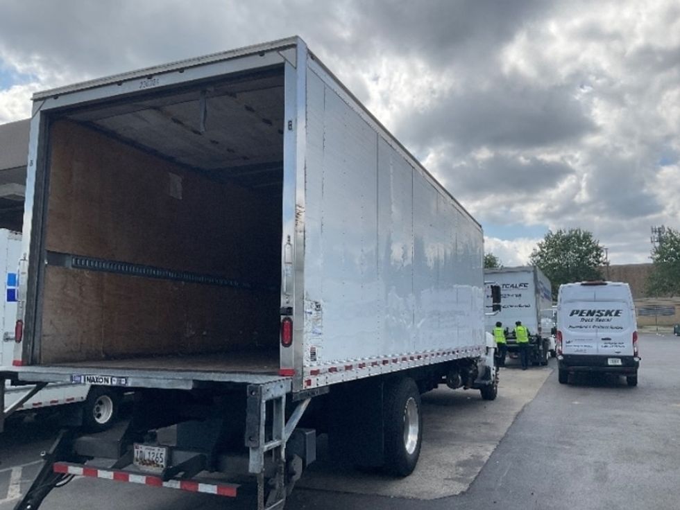 Medium Duty Box Truck-Light and Medium Duty Trucks-Hino-2019-268-Manassas-VA-216,458\n\t\tmiles-$ 43,500 - Image 10