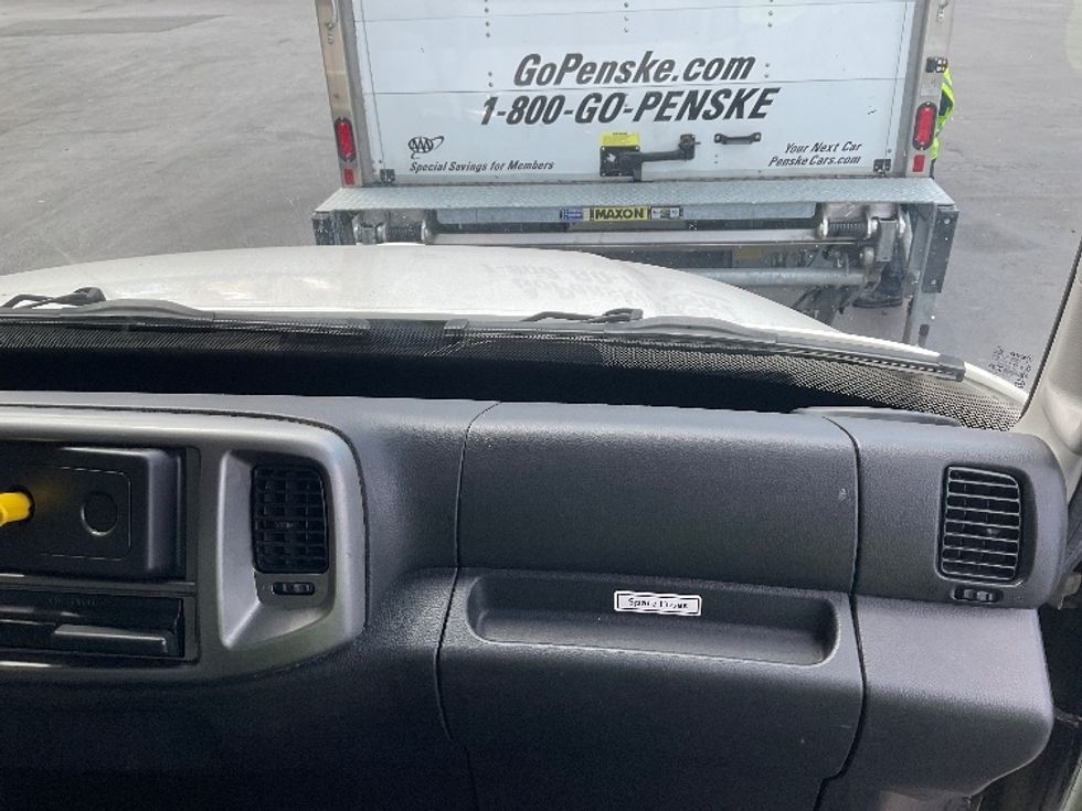 Medium Duty Box Truck-Light and Medium Duty Trucks-Hino-2019-268-Manassas-VA-216,458\n\t\tmiles-$ 43,500 - Image 17