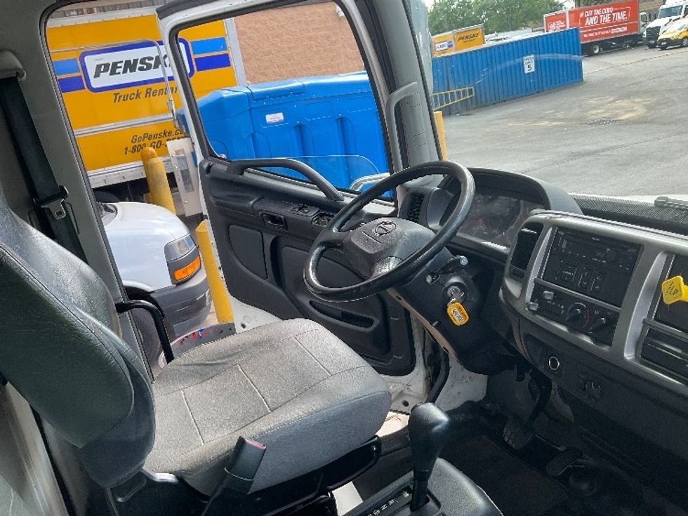 Medium Duty Box Truck-Light and Medium Duty Trucks-Hino-2019-268-Manassas-VA-216,458\n\t\tmiles-$ 43,500 - Image 18