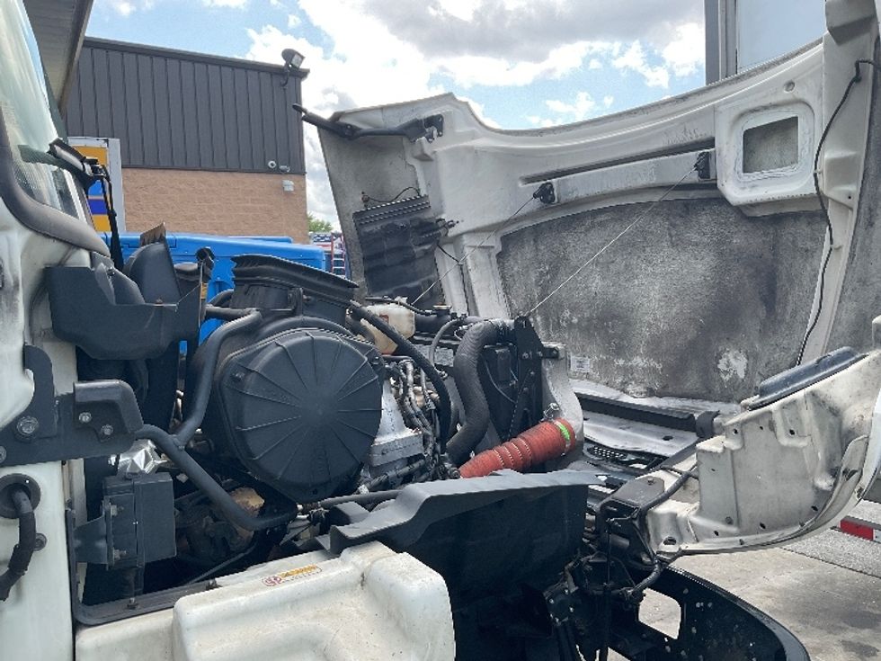 Medium Duty Box Truck-Light and Medium Duty Trucks-Hino-2019-268-Manassas-VA-216,458\n\t\tmiles-$ 43,500 - Image 19