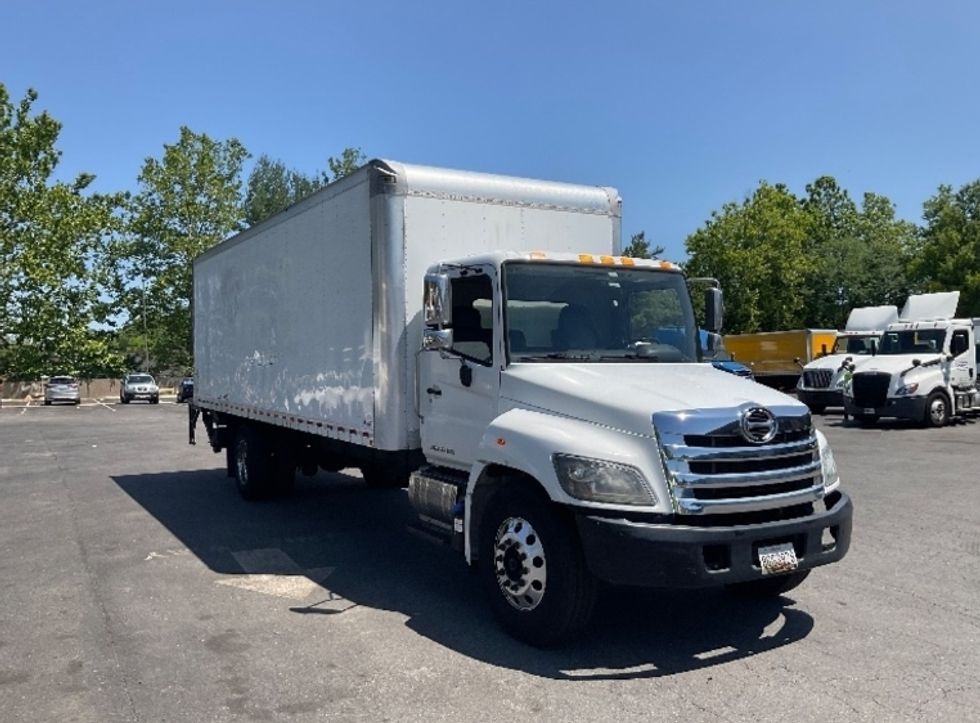 Medium Duty Box Truck-Light and Medium Duty Trucks-Hino-2019-268-Manassas-VA-216,458\n\t\tmiles-$ 43,500 - Image 3