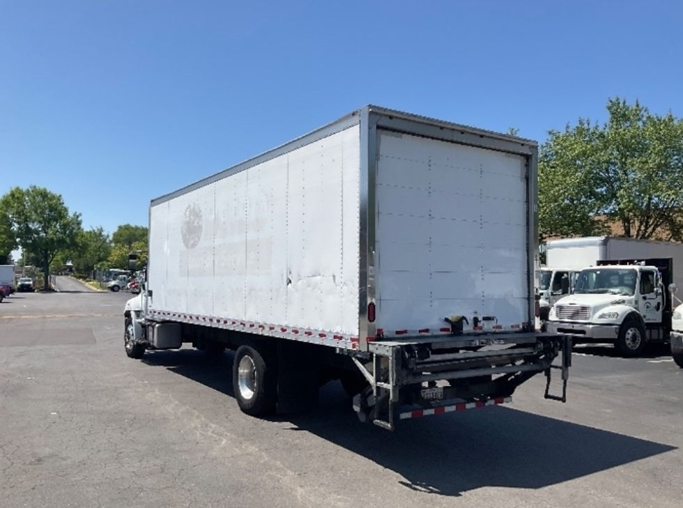 Medium Duty Box Truck-Light and Medium Duty Trucks-Hino-2019-268-Manassas-VA-216,458\n\t\tmiles-$ 43,500 - Image 5