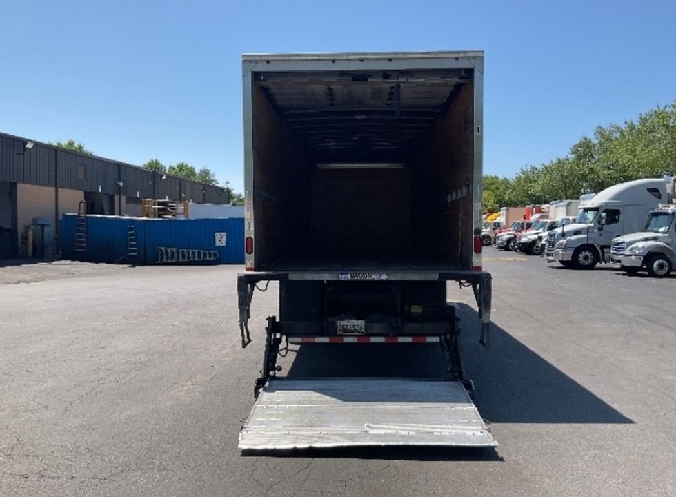 Medium Duty Box Truck-Light and Medium Duty Trucks-Hino-2019-268-Manassas-VA-216,458\n\t\tmiles-$ 43,500 - Image 8