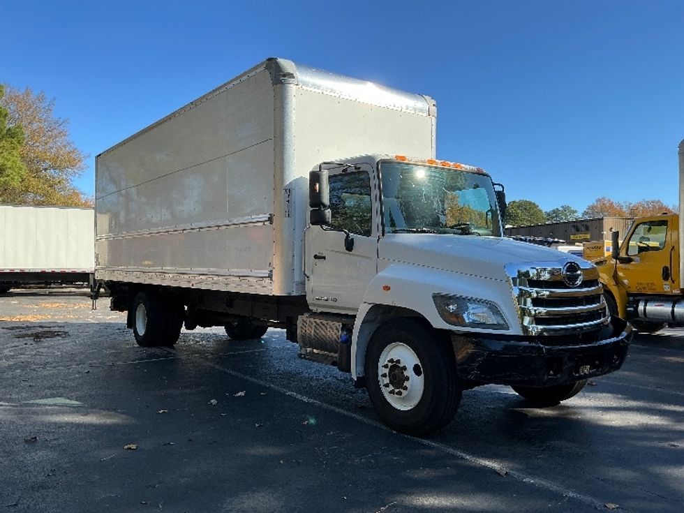 Medium Duty Box Truck-Light and Medium Duty Trucks-Hino-2019-268-Mebane-NC-173,320\n\t\tmiles-$ 53,000 - Image 1