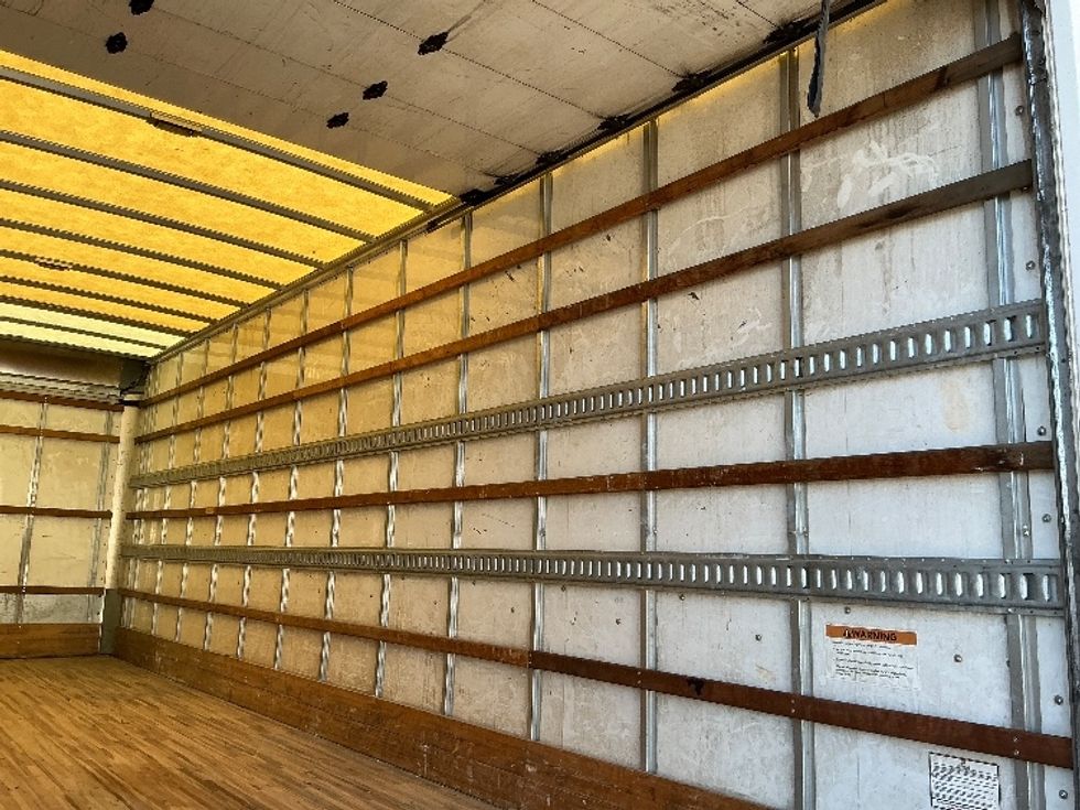 Medium Duty Box Truck-Light and Medium Duty Trucks-Hino-2019-268-Mebane-NC-173,320\n\t\tmiles-$ 53,000 - Image 12