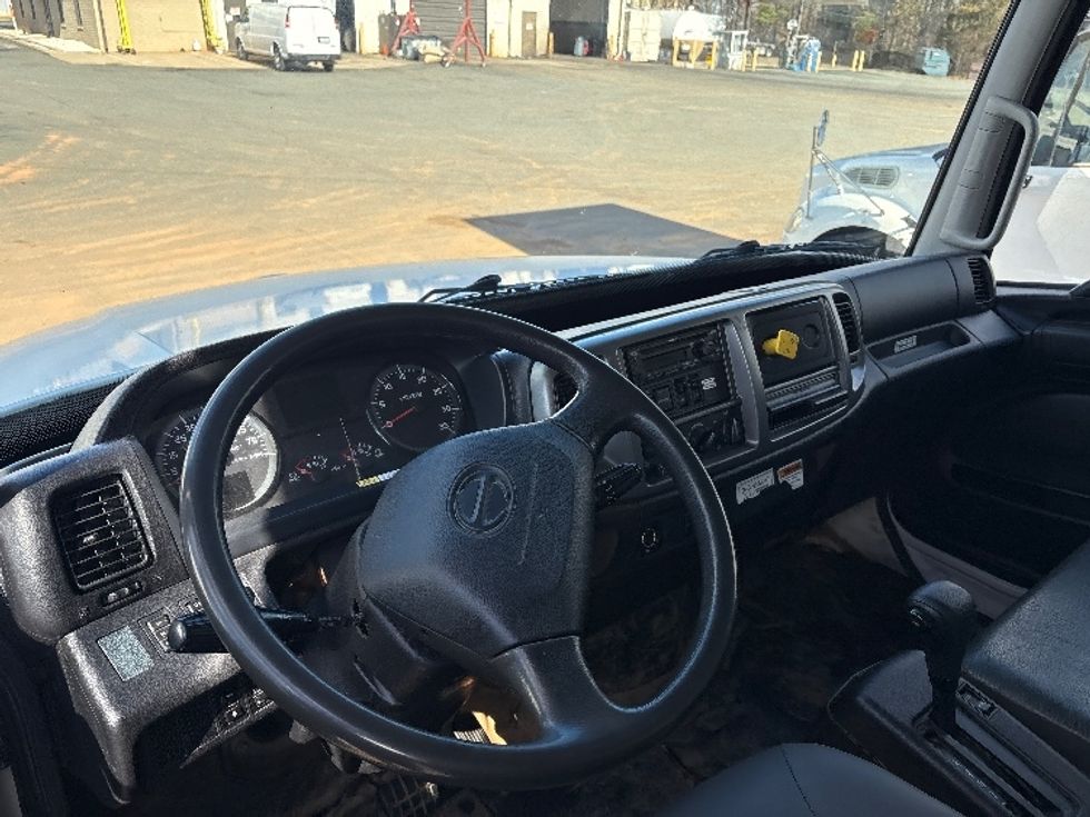 Medium Duty Box Truck-Light and Medium Duty Trucks-Hino-2019-268-Mebane-NC-173,320\n\t\tmiles-$ 53,000 - Image 17