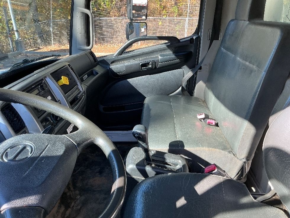 Medium Duty Box Truck-Light and Medium Duty Trucks-Hino-2019-268-Mebane-NC-173,320\n\t\tmiles-$ 53,000 - Image 19