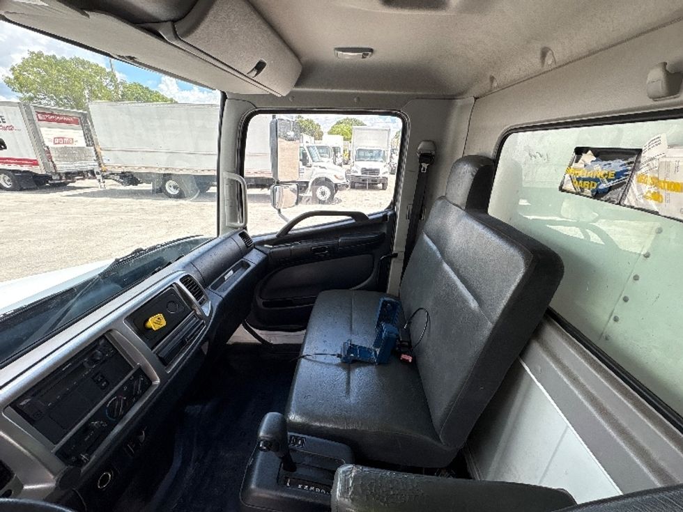 Medium Duty Box Truck-Light and Medium Duty Trucks-Hino-2019-268-Medley-FL-177,315\n\t\tmiles-$ 49,250 - Image 19