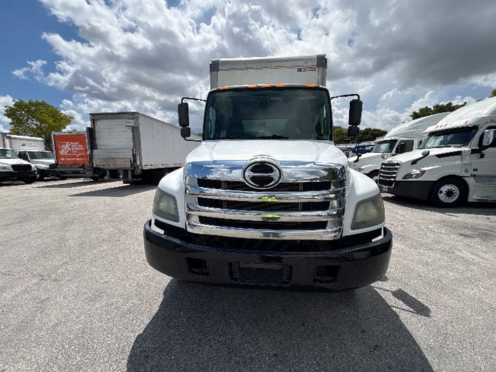 Medium Duty Box Truck-Light and Medium Duty Trucks-Hino-2019-268-Medley-FL-177,315\n\t\tmiles-$ 49,250 - Image 2