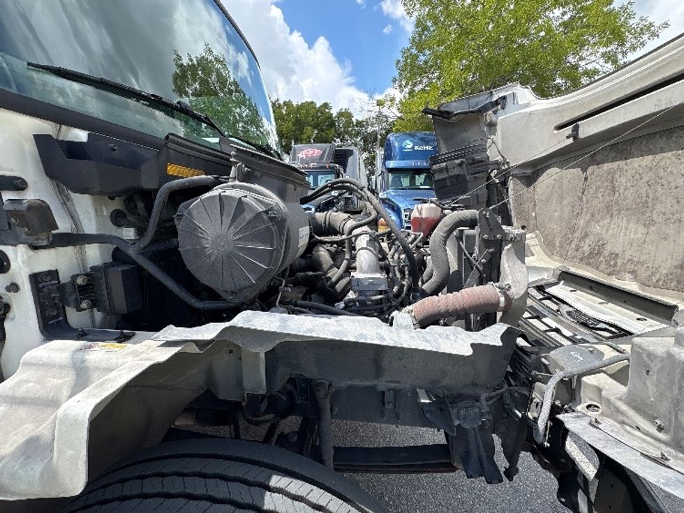 Medium Duty Box Truck-Light and Medium Duty Trucks-Hino-2019-268-Medley-FL-177,315\n\t\tmiles-$ 49,250 - Image 23