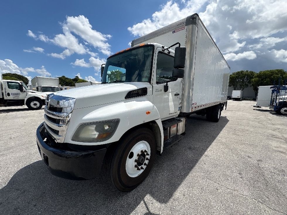 Medium Duty Box Truck-Light and Medium Duty Trucks-Hino-2019-268-Medley-FL-177,315\n\t\tmiles-$ 49,250 - Image 3