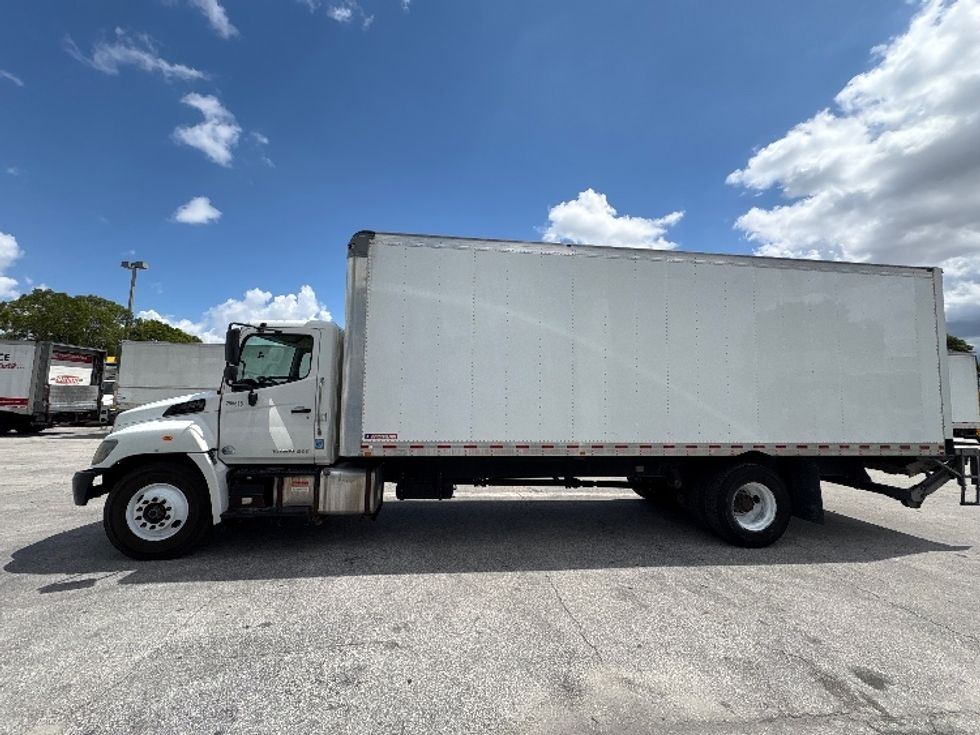 Medium Duty Box Truck-Light and Medium Duty Trucks-Hino-2019-268-Medley-FL-177,315\n\t\tmiles-$ 49,250 - Image 4
