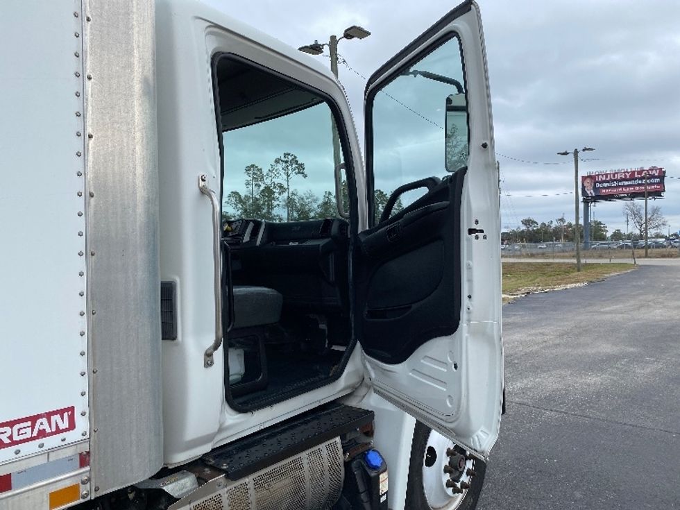Medium Duty Box Truck-Light and Medium Duty Trucks-Hino-2019-268-Medley-FL-224,257\n\t\tmiles-$ 41,750 - Image 19