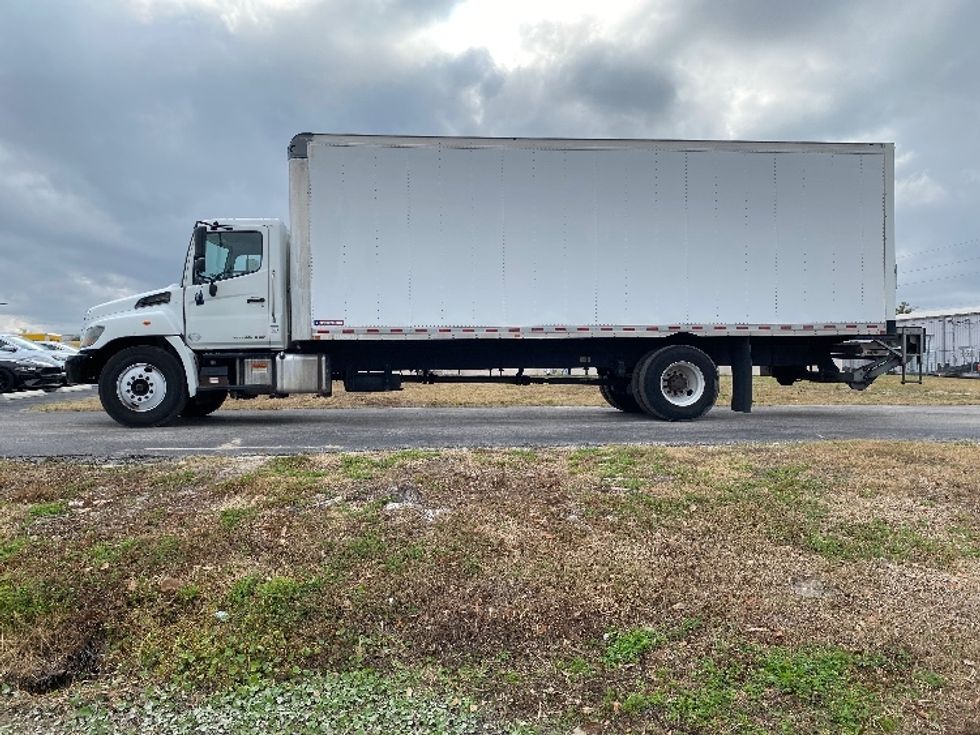 Medium Duty Box Truck-Light and Medium Duty Trucks-Hino-2019-268-Medley-FL-224,257\n\t\tmiles-$ 41,750 - Image 4
