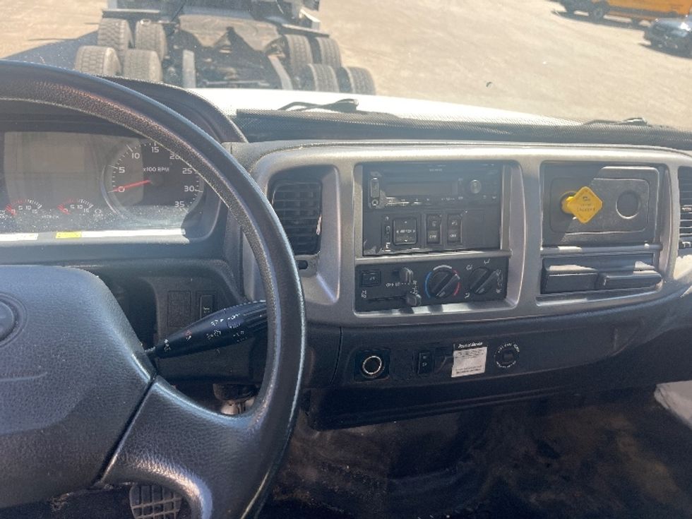 Medium Duty Box Truck-Light and Medium Duty Trucks-Hino-2019-268-Middlefield-OH-199,625\n\t\tmiles-$ 47,000 - Image 17