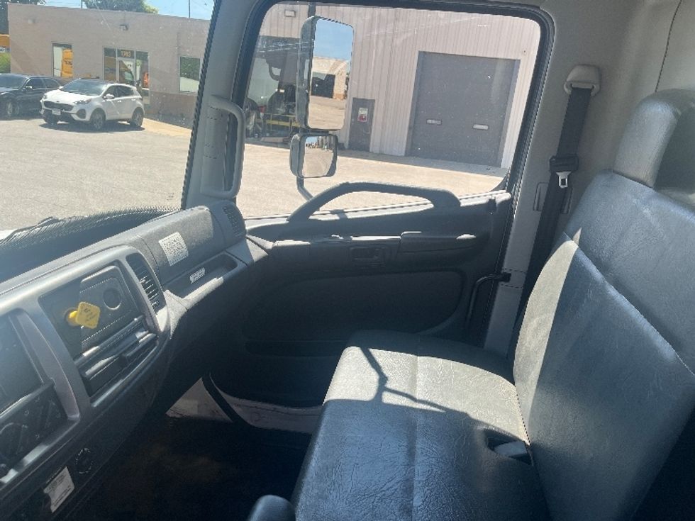 Medium Duty Box Truck-Light and Medium Duty Trucks-Hino-2019-268-Middlefield-OH-199,625\n\t\tmiles-$ 47,000 - Image 18