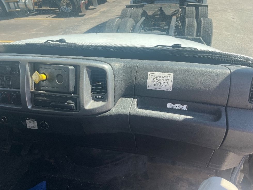 Medium Duty Box Truck-Light and Medium Duty Trucks-Hino-2019-268-Middlefield-OH-199,625\n\t\tmiles-$ 47,000 - Image 20