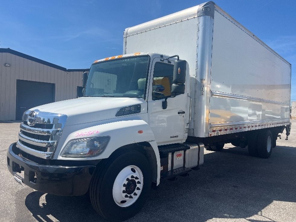 Medium Duty Box Truck-Light and Medium Duty Trucks-Hino-2019-268-Middlefield-OH-199,625\n\t\tmiles-$ 47,000 - Image 3