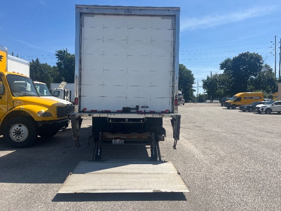 Medium Duty Box Truck-Light and Medium Duty Trucks-Hino-2019-268-Middlefield-OH-199,625\n\t\tmiles-$ 47,000 - Image 9