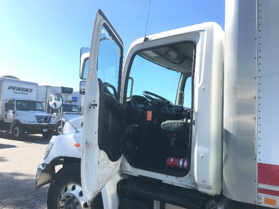 Medium Duty Box Truck-Light and Medium Duty Trucks-Hino-2019-268-Mississauga-ON-227,615\n\t\tkm-$ 74,750 - Image 16