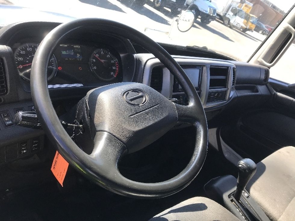 Medium Duty Box Truck-Light and Medium Duty Trucks-Hino-2019-268-Mississauga-ON-227,615\n\t\tkm-$ 74,750 - Image 17