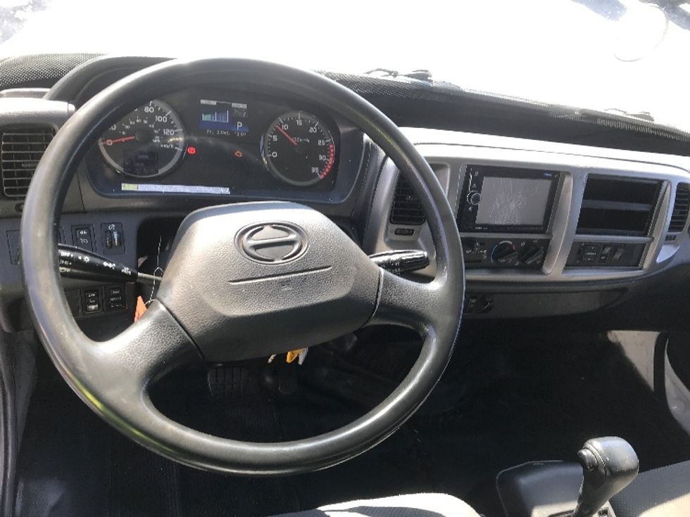 Medium Duty Box Truck-Light and Medium Duty Trucks-Hino-2019-268-Mississauga-ON-227,615\n\t\tkm-$ 74,750 - Image 18