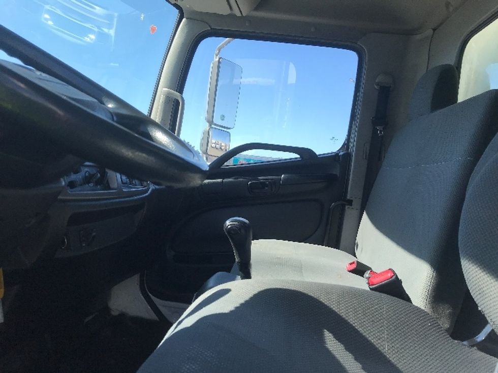 Medium Duty Box Truck-Light and Medium Duty Trucks-Hino-2019-268-Mississauga-ON-227,615\n\t\tkm-$ 74,750 - Image 19