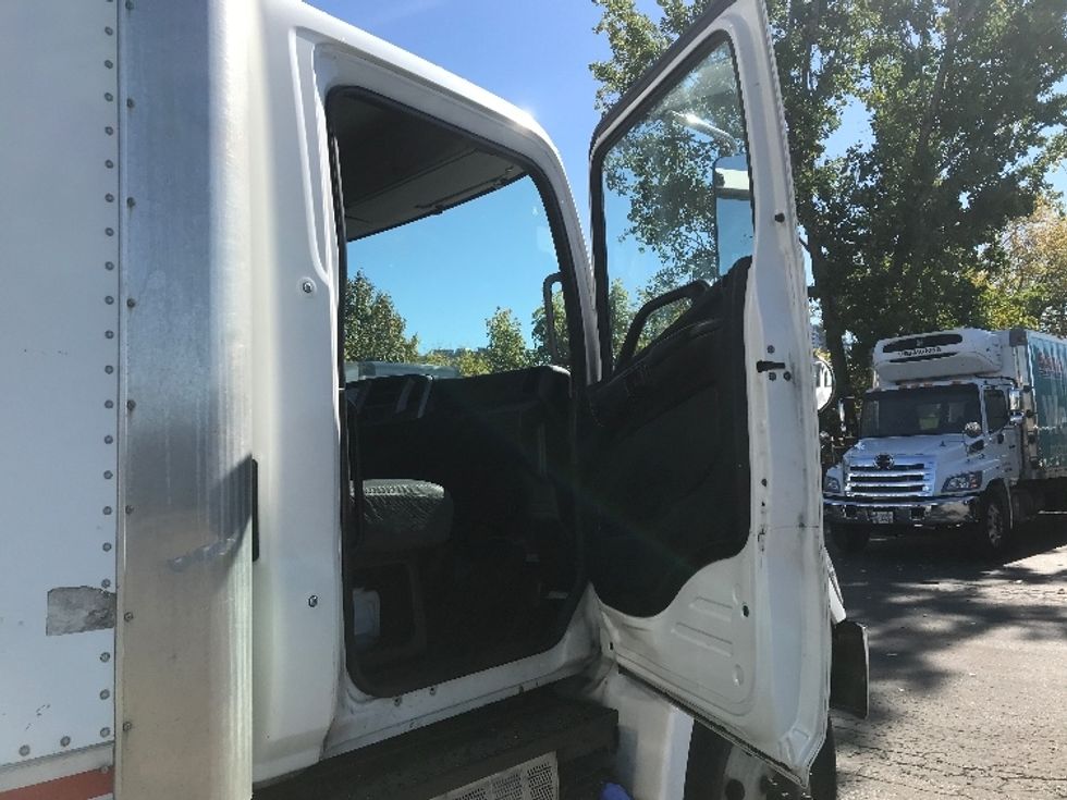 Medium Duty Box Truck-Light and Medium Duty Trucks-Hino-2019-268-Mississauga-ON-227,615\n\t\tkm-$ 74,750 - Image 20