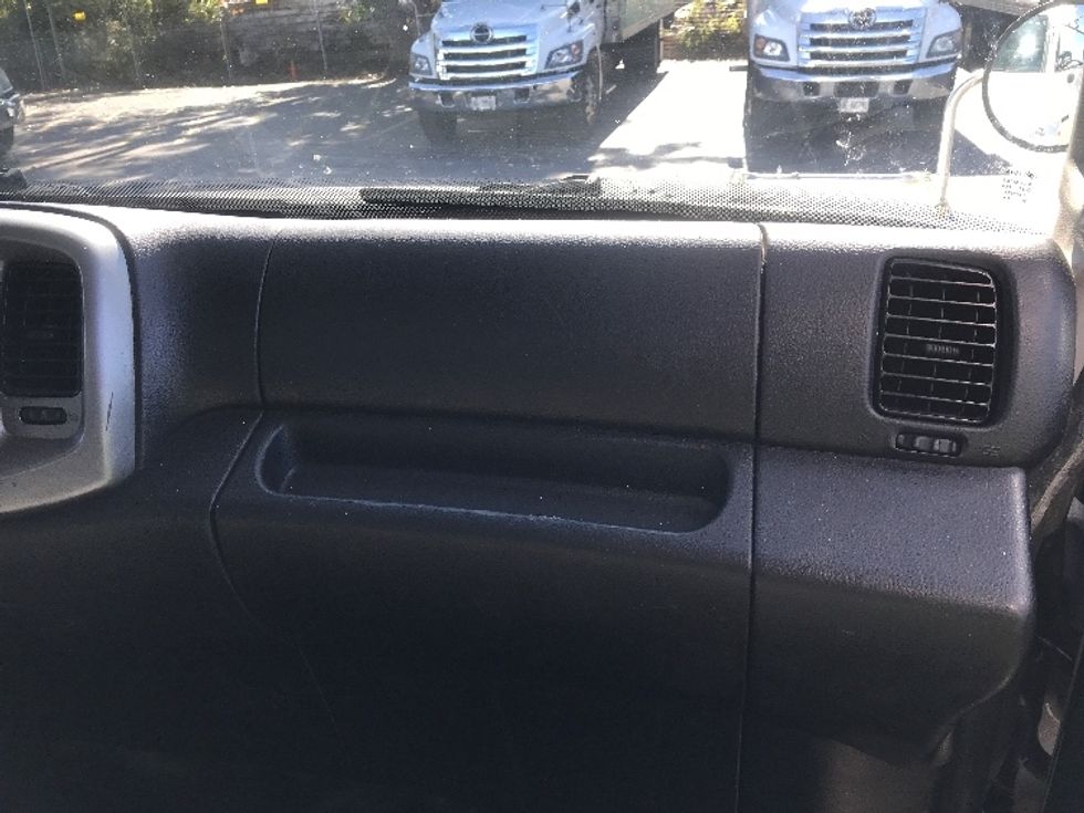 Medium Duty Box Truck-Light and Medium Duty Trucks-Hino-2019-268-Mississauga-ON-227,615\n\t\tkm-$ 74,750 - Image 21