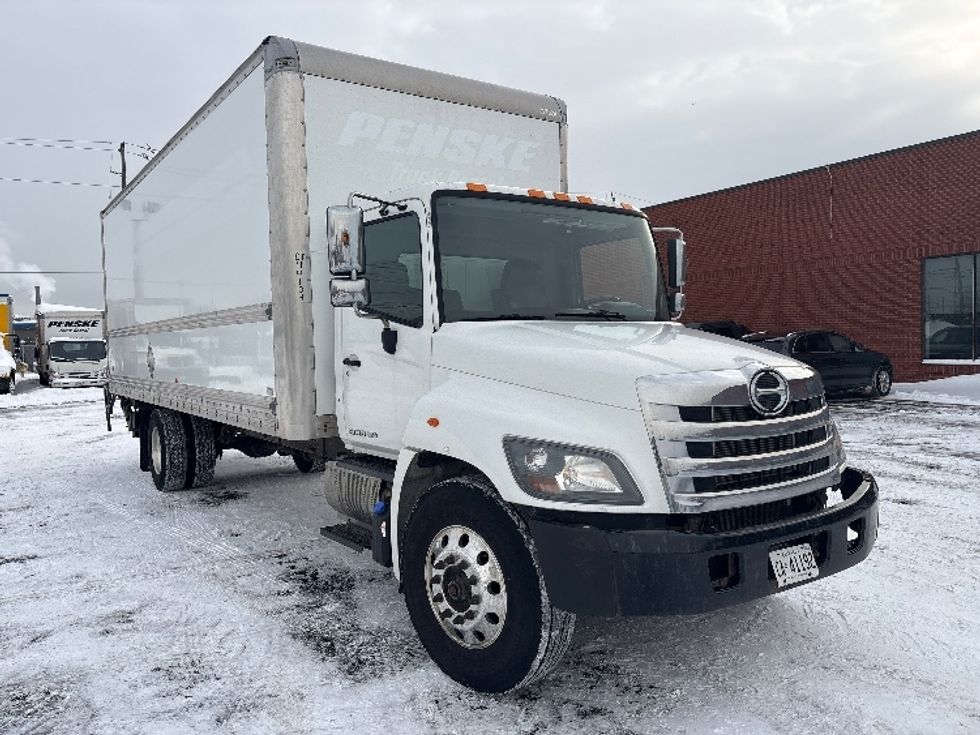 Medium Duty Box Truck-Light and Medium Duty Trucks-Hino-2019-268-Mississauga-ON-233,120\n\t\tkm-$ 73,000 - Image 1