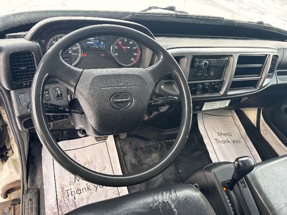 Medium Duty Box Truck-Light and Medium Duty Trucks-Hino-2019-268-Mississauga-ON-233,120\n\t\tkm-$ 73,000 - Image 18