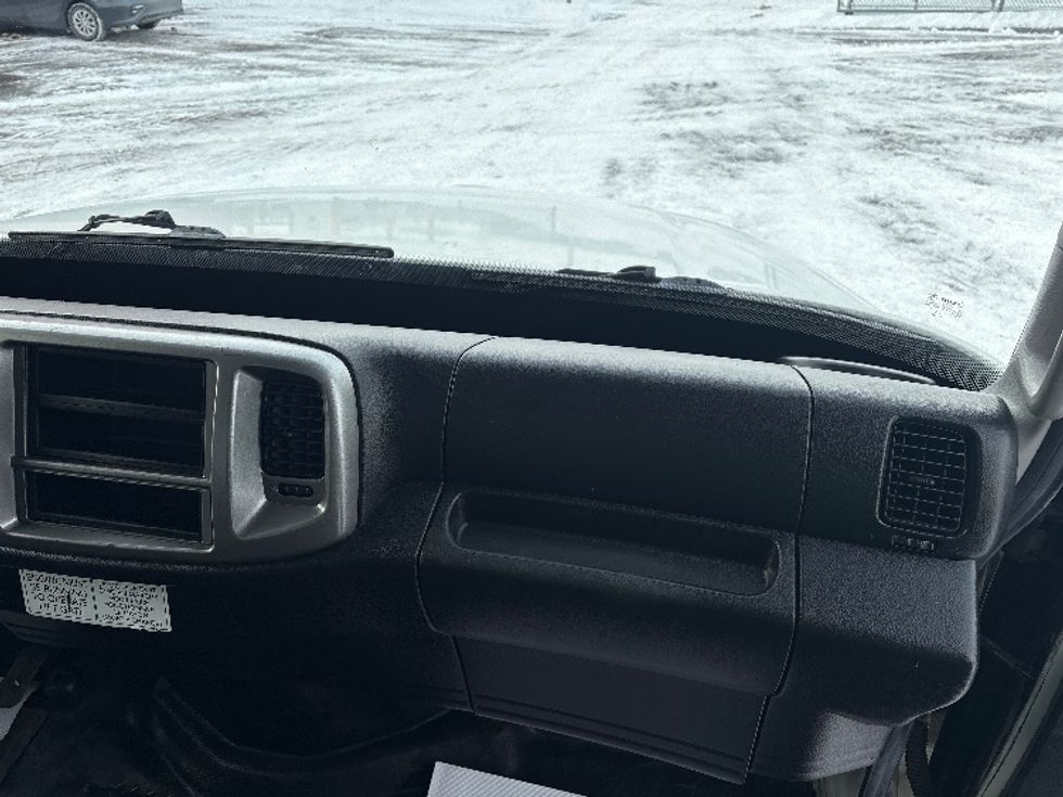 Medium Duty Box Truck-Light and Medium Duty Trucks-Hino-2019-268-Mississauga-ON-233,120\n\t\tkm-$ 73,000 - Image 21