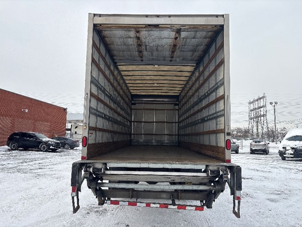 Medium Duty Box Truck-Light and Medium Duty Trucks-Hino-2019-268-Mississauga-ON-233,120\n\t\tkm-$ 73,000 - Image 8