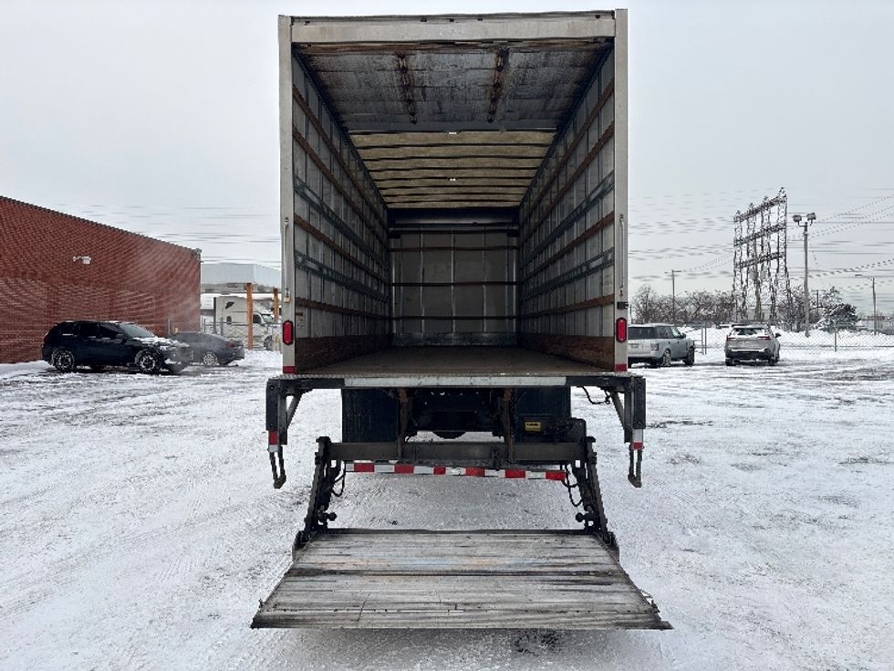 Medium Duty Box Truck-Light and Medium Duty Trucks-Hino-2019-268-Mississauga-ON-233,120\n\t\tkm-$ 73,000 - Image 9