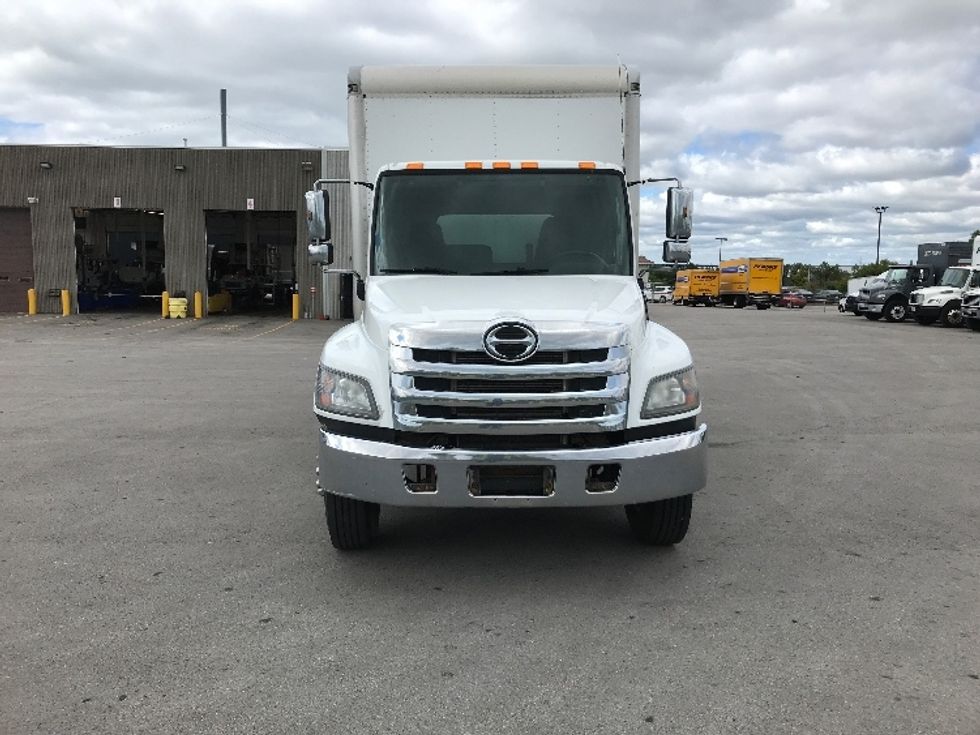 Medium Duty Box Truck-Light and Medium Duty Trucks-Hino-2019-268-Mississauga-ON-255,616\n\t\tkm-$ 70,250 - Image 2