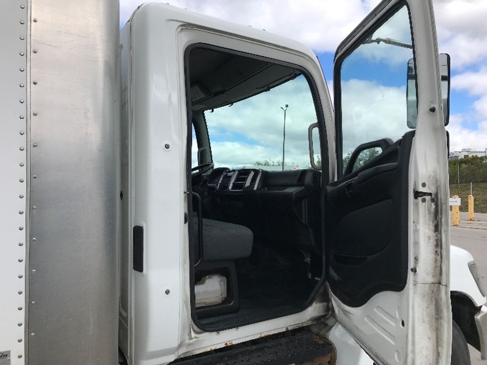 Medium Duty Box Truck-Light and Medium Duty Trucks-Hino-2019-268-Mississauga-ON-255,616\n\t\tkm-$ 70,250 - Image 20