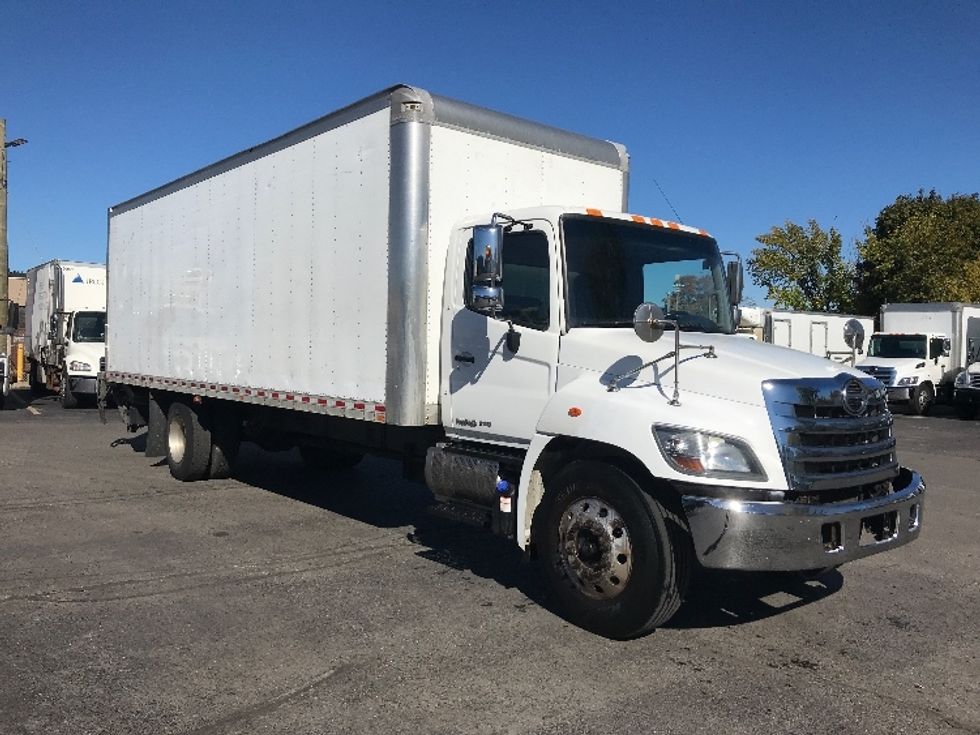 Medium Duty Box Truck-Light and Medium Duty Trucks-Hino-2019-268-Mississauga-ON-267,499\n\t\tkm-$ 69,750 - Image 1