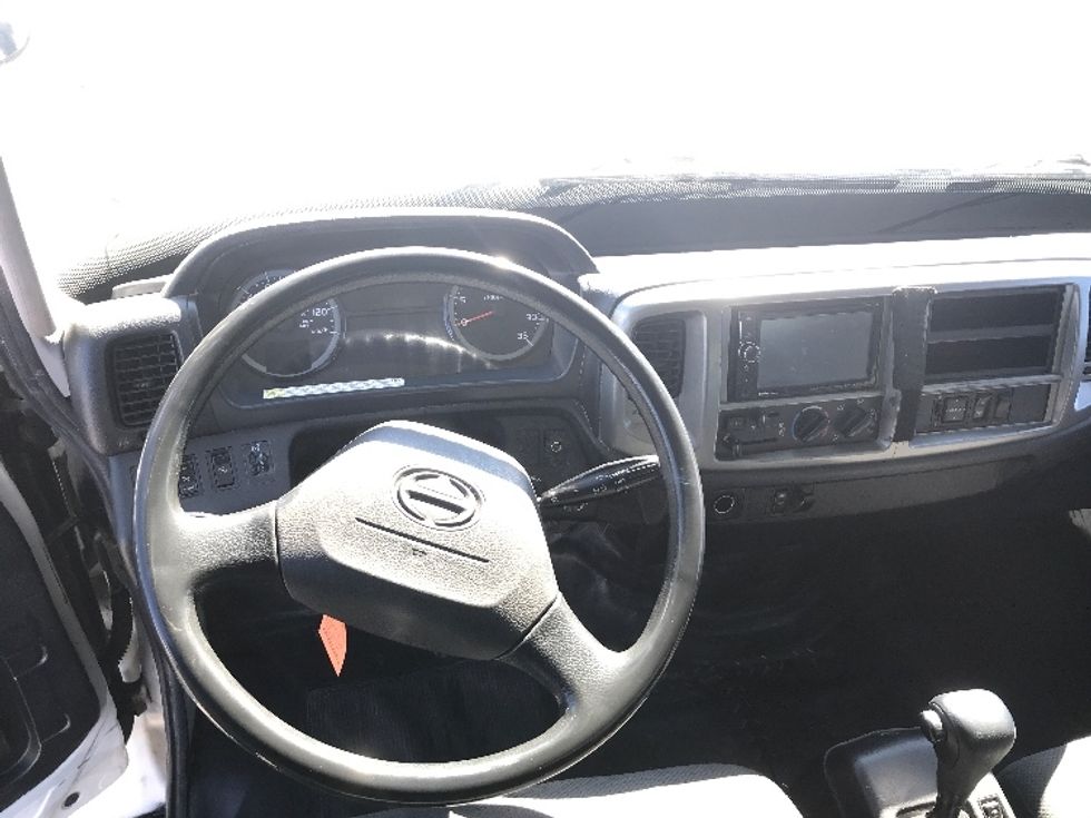 Medium Duty Box Truck-Light and Medium Duty Trucks-Hino-2019-268-Mississauga-ON-267,499\n\t\tkm-$ 69,750 - Image 18