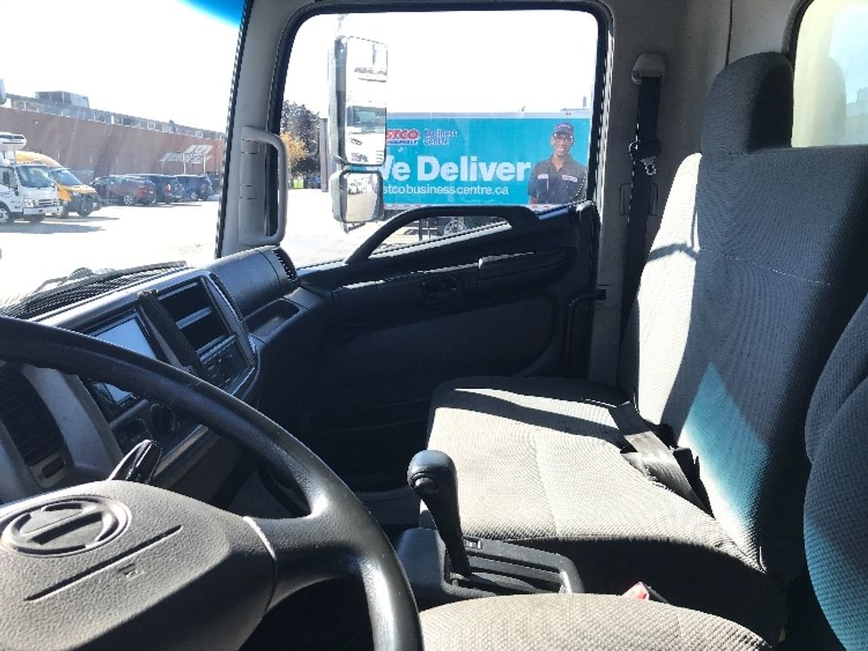 Medium Duty Box Truck-Light and Medium Duty Trucks-Hino-2019-268-Mississauga-ON-267,499\n\t\tkm-$ 69,750 - Image 19